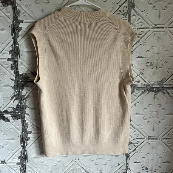 H&M Beige V-Neck Sleeveless vest Sweater - Picture 3 of 4